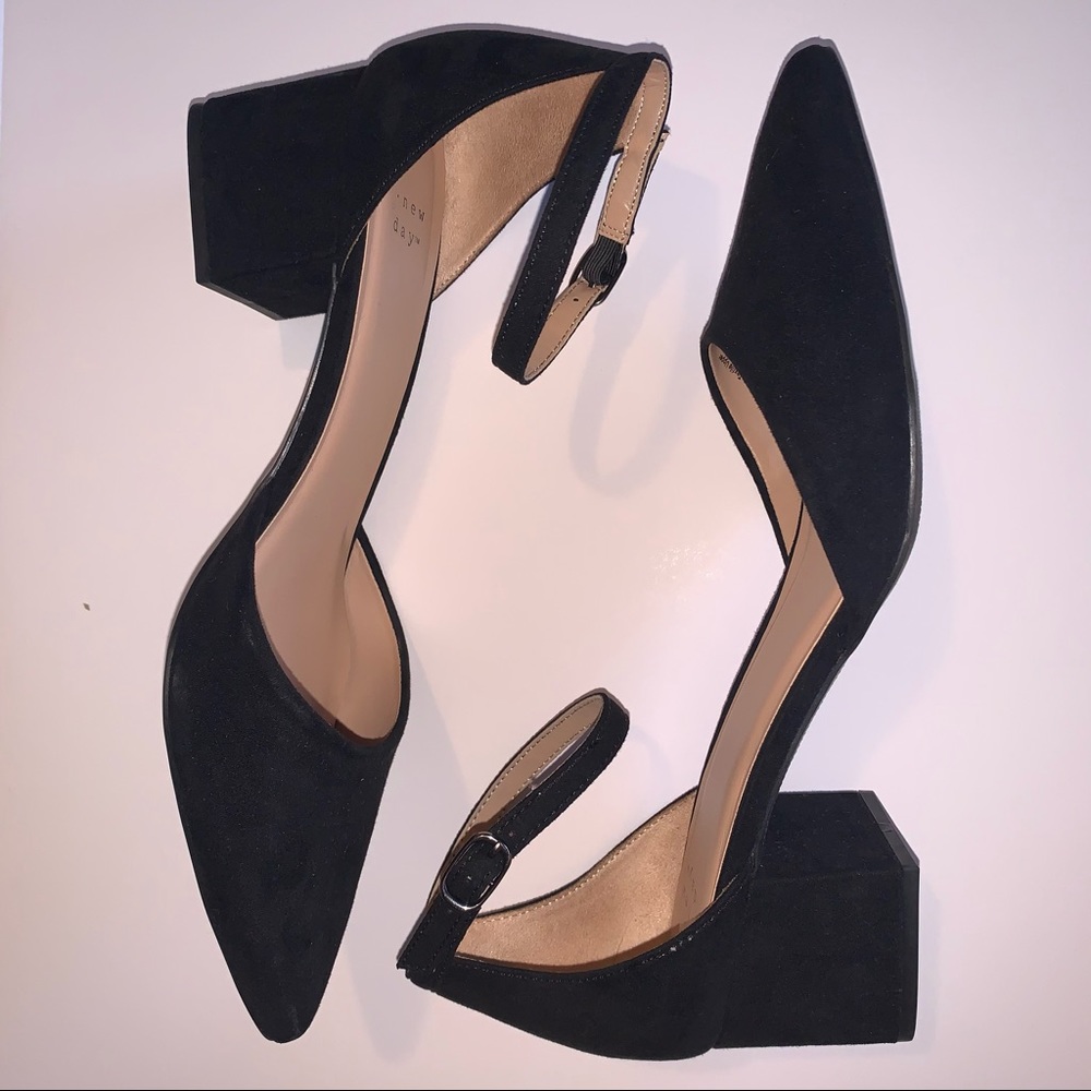A New Day Natalia Pointed Toe Heels Size 9